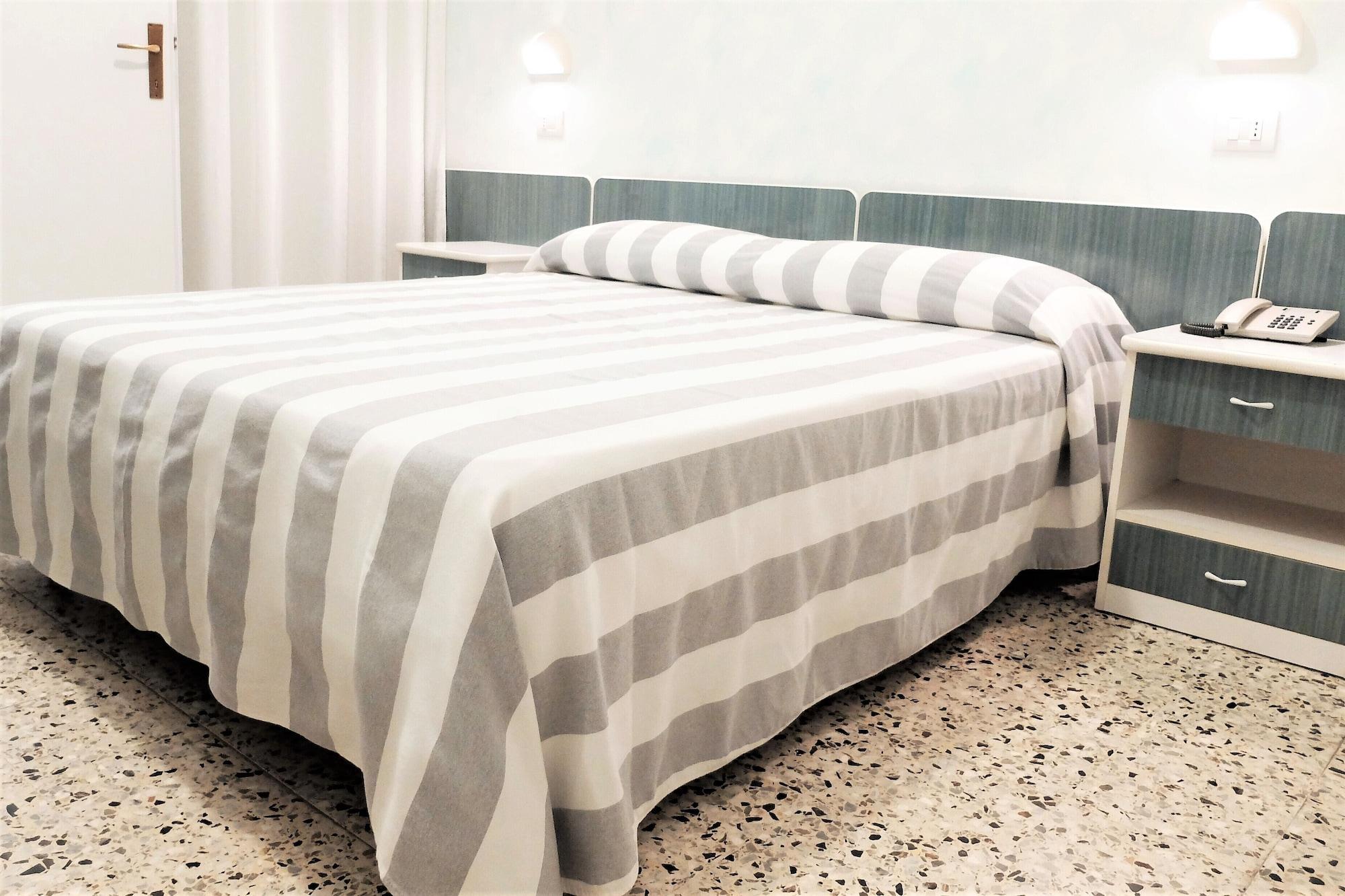 Hotel Aurea Ρίμινι Εξωτερικό φωτογραφία