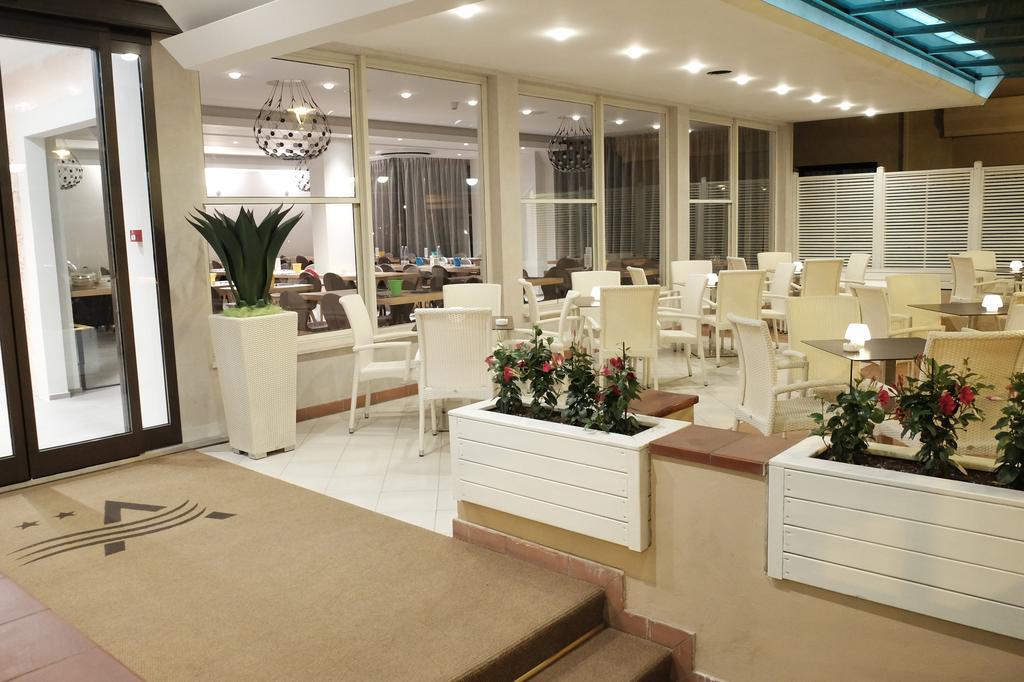 Hotel Aurea Ρίμινι Εξωτερικό φωτογραφία
