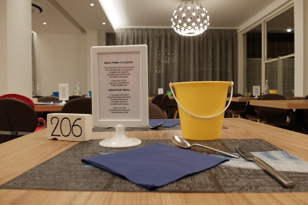 Hotel Aurea Ρίμινι Εξωτερικό φωτογραφία